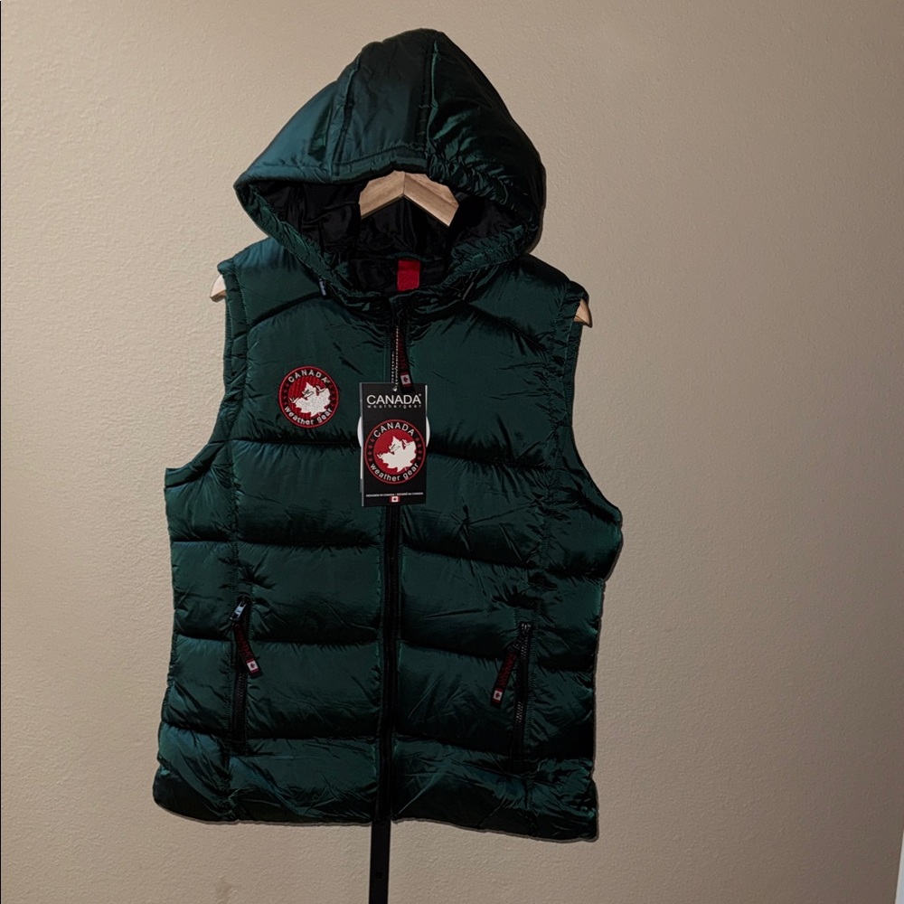 NWT Canada Weather Gear Shiny Dark Green Hooded Vest Faux Down Women’s Size XL
